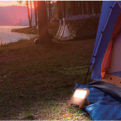 Przenośny, kompaktowy naświetlacz solarny z funkcją powerbanku NOCTIS SOLARIS TECHNIC 10W IP54 pomarańczowy SPECTRUM (SLI051001CW)